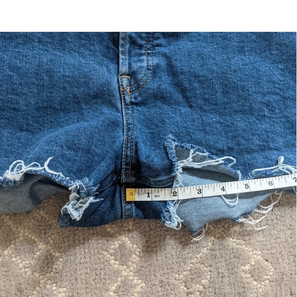 Everlane- The Cheeky Denim Short Size 27 - Picture 5 of 9